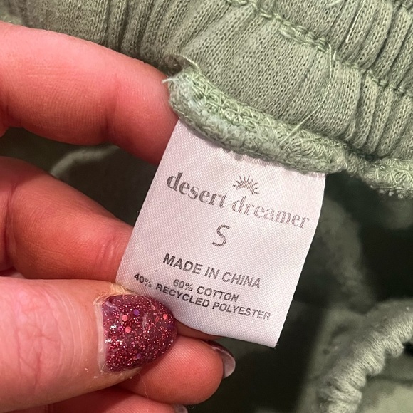 Desert Dreamer Be Kind to Nature Graphic Pull-on Shorts Casual Green Small - Picture 3 of 4